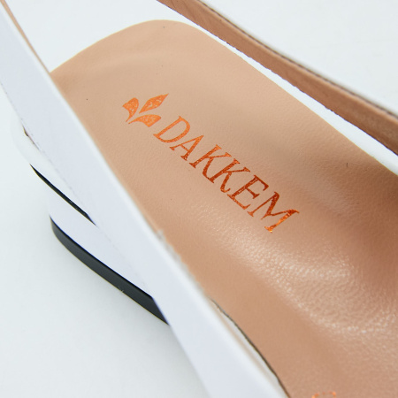 Слингбэки  Dakkem  белый  кожа F-90791 фото в интернет-магазине | Omadey.ru