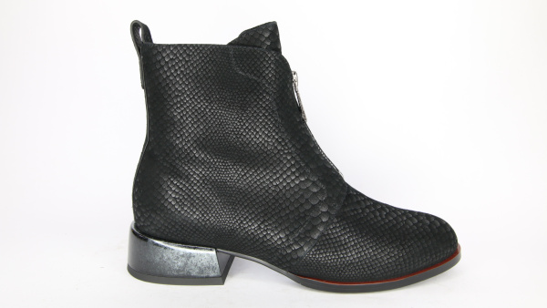 Фото Ботинки  Bonavi  черный  кожа Z-100185